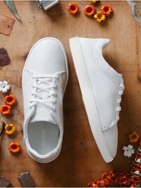 OluKai Pehuea Li Ili White Leather Women’s Slip On Sneaker - Size 8.5 - NWT